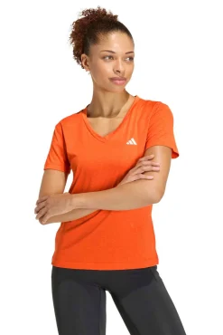 T-shirt desportiva gola em bico Essentials
