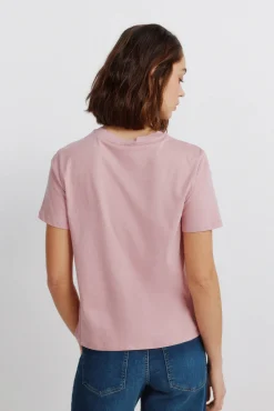 T-shirt manga curta com tachas