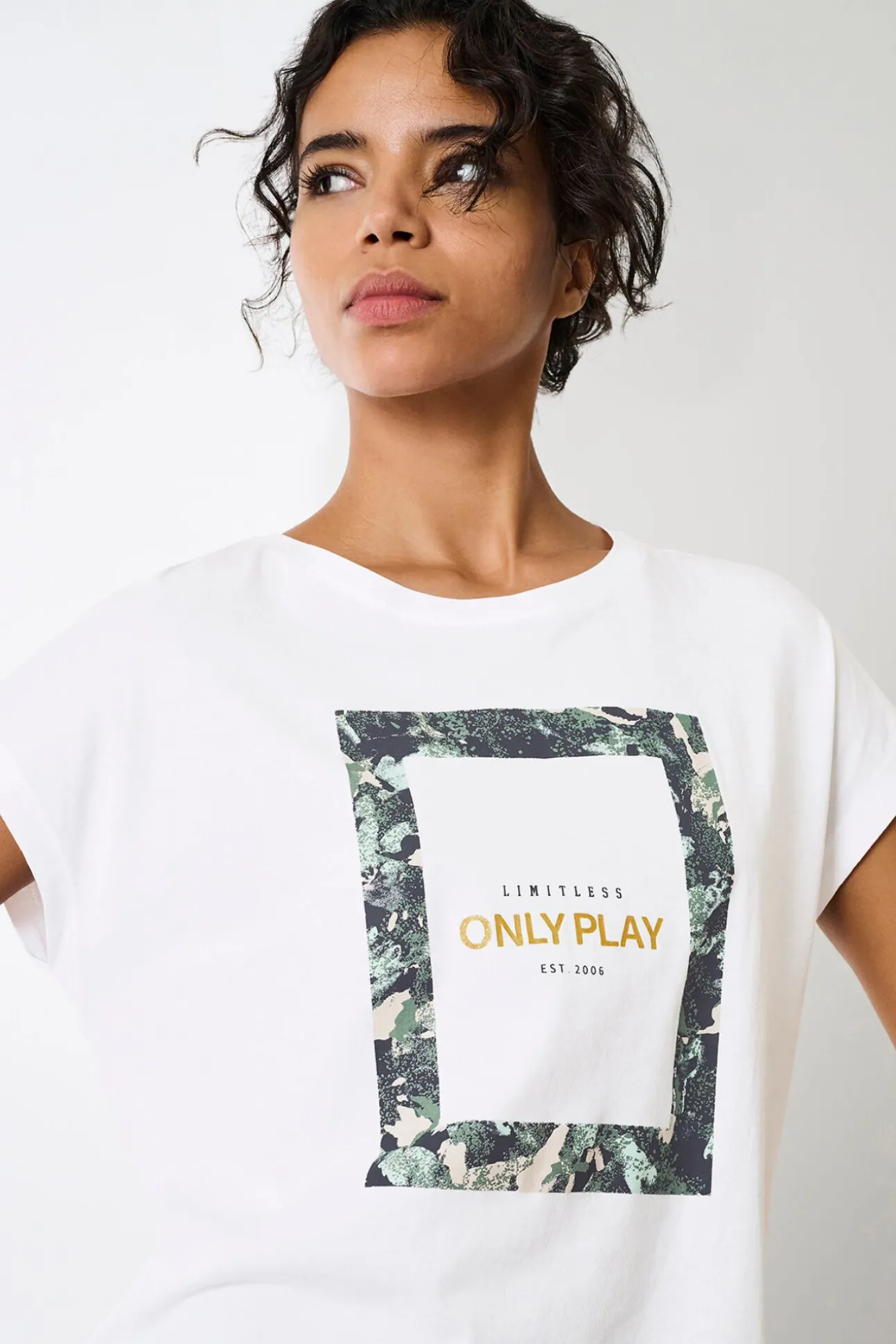 T-shirt manga curta em algodão orgânico