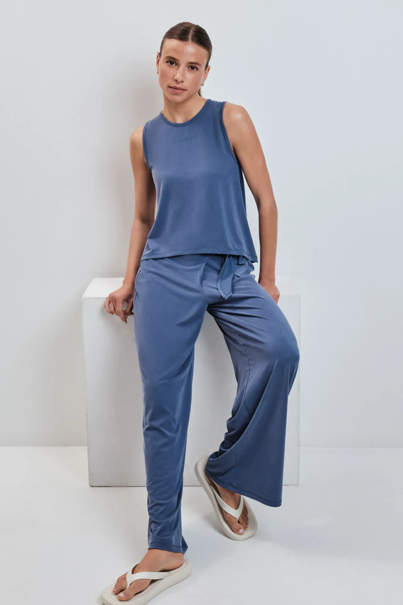 T-shirt sem mangas soft touch azul