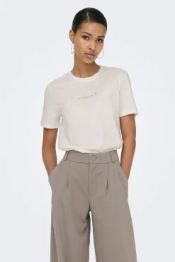 T-shirt texto na frente