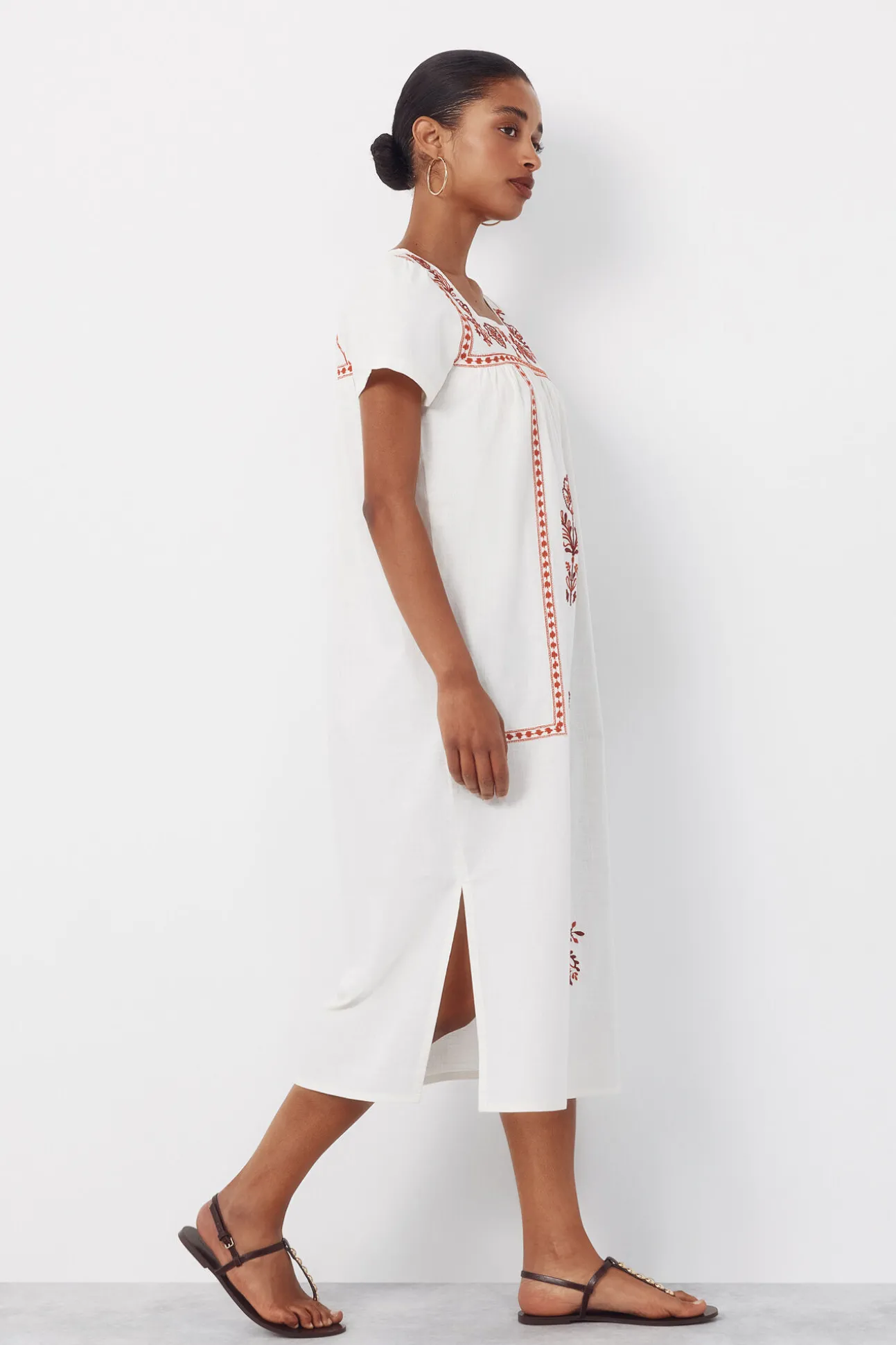 Vestido bordados florais