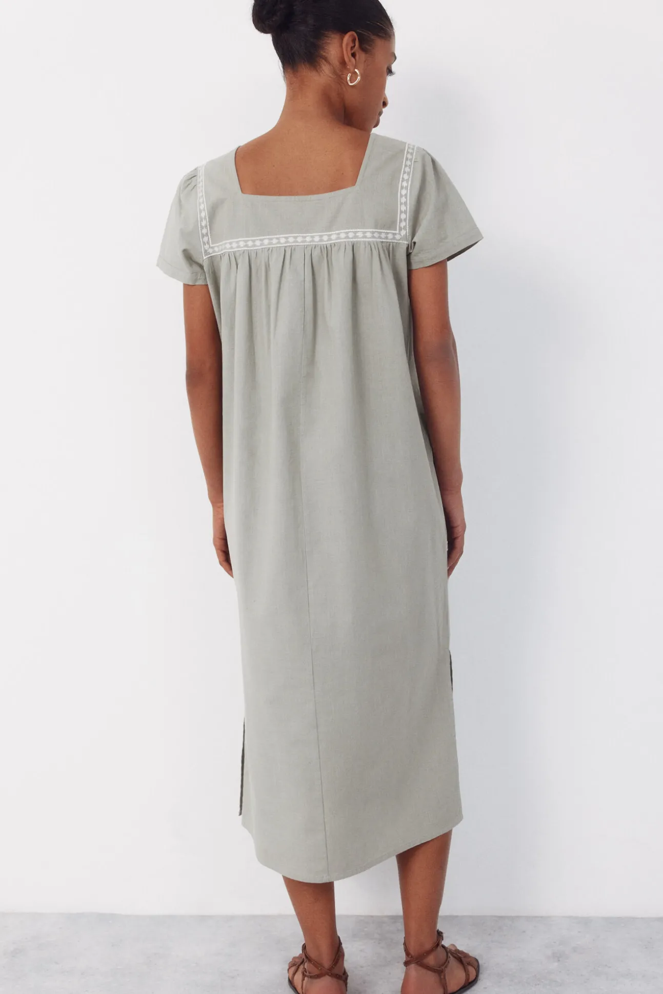 Vestido bordados florais