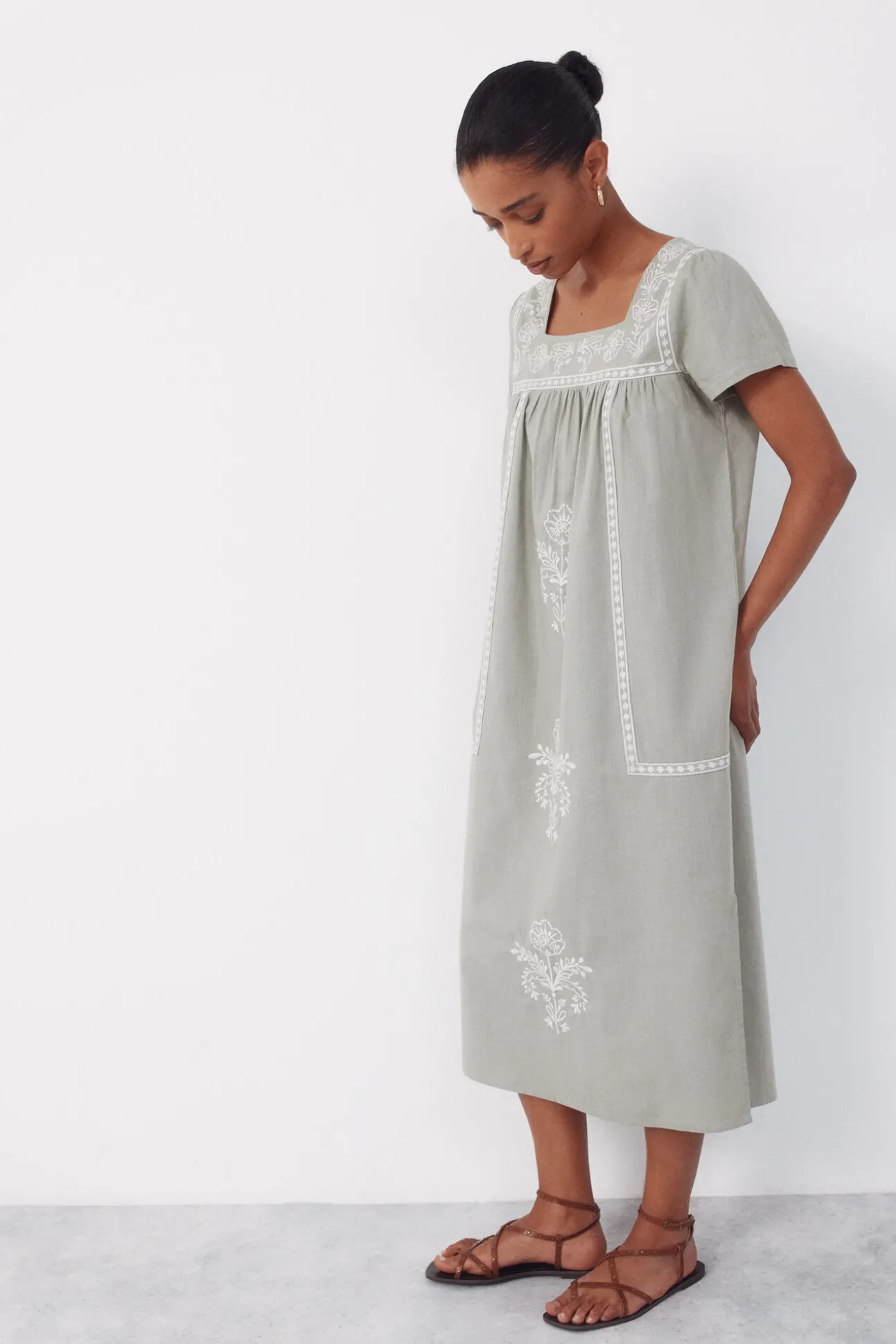 Vestido bordados florais