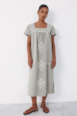 Vestido bordados florais