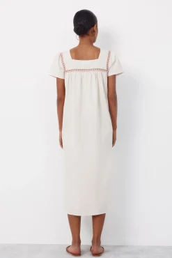 Vestido bordados florais