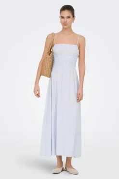 Vestido comprido com detalhes franzidos