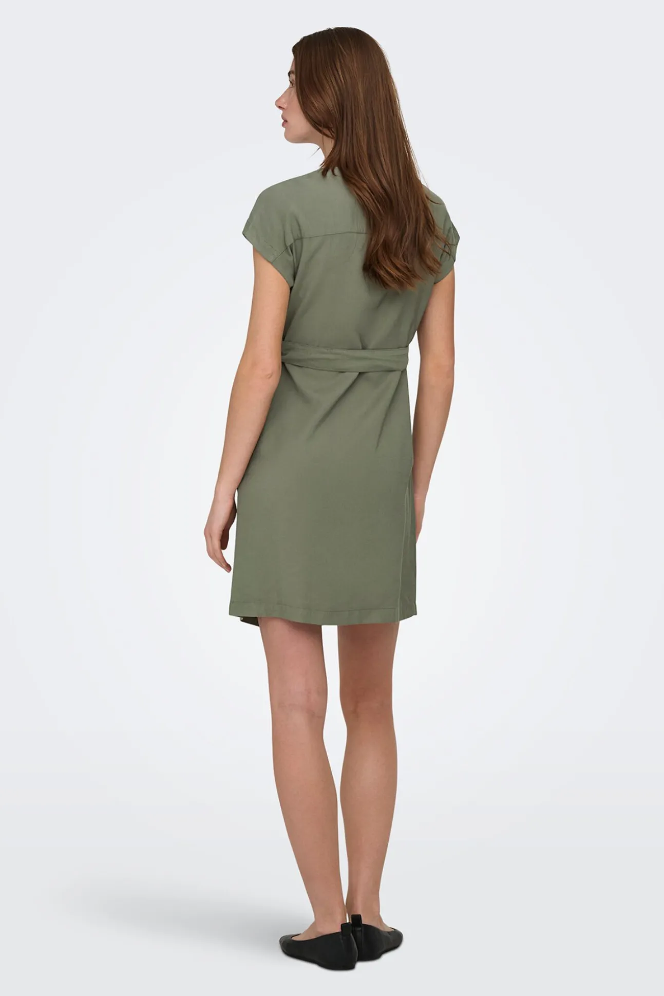 Vestido curto abotoado