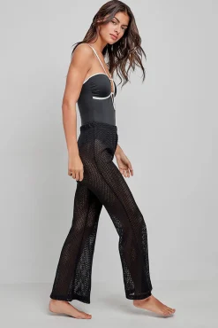 Vestido longo preto de crochet