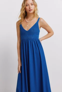 Vestido midi de alças em crochet