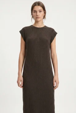 Vestido midi de manga curta