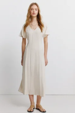 Vestido midi em linho cruzado nas costas