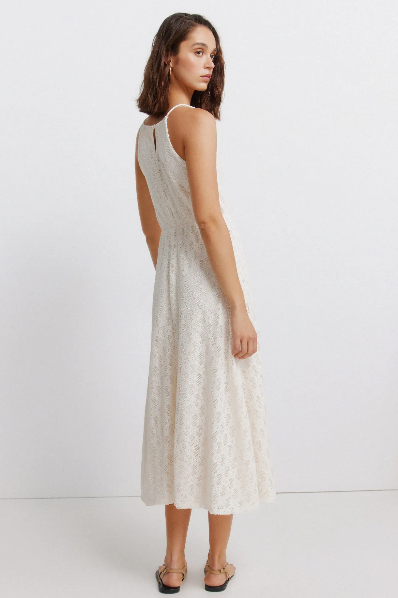 Vestido midi halter bordado