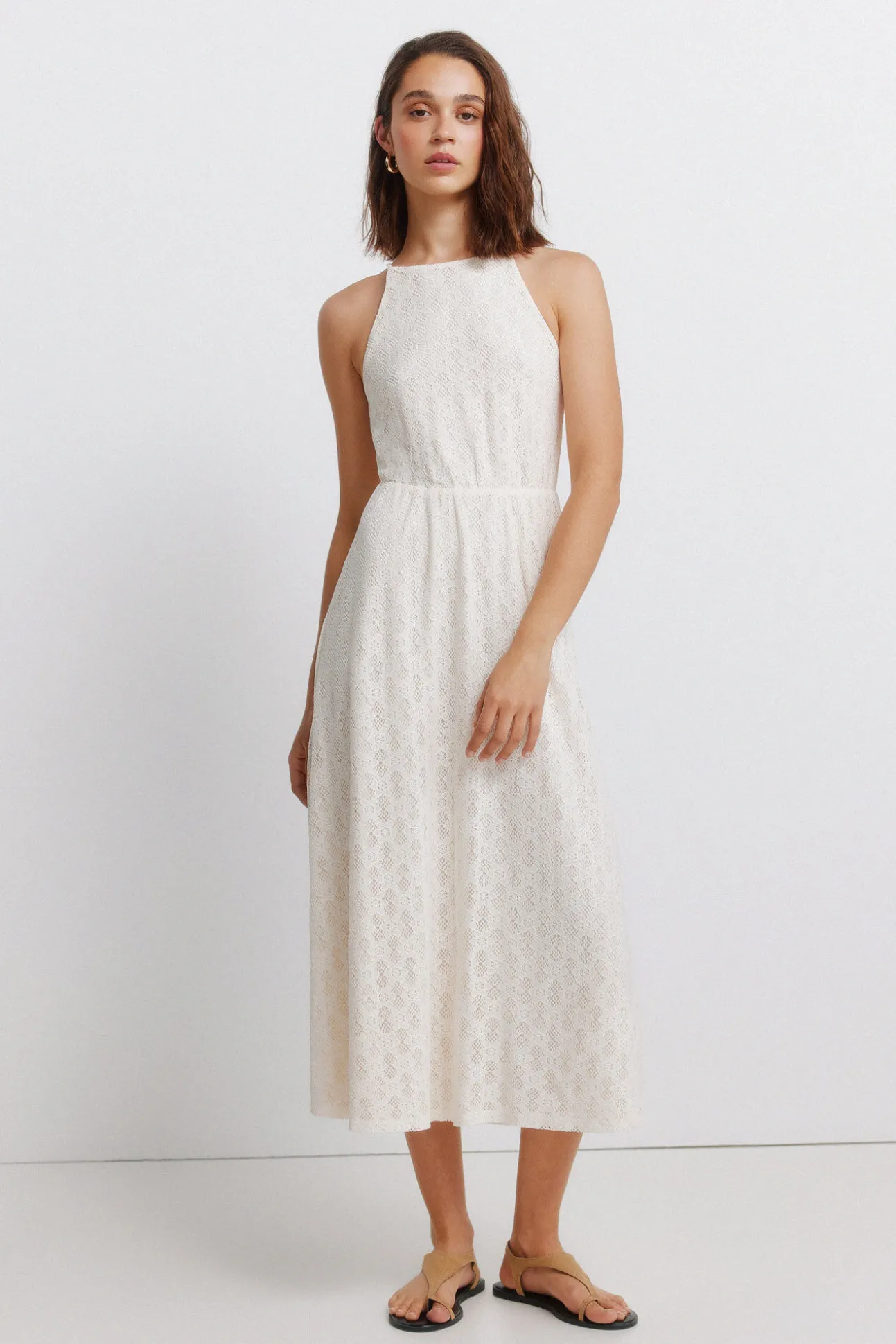 Vestido midi halter bordado